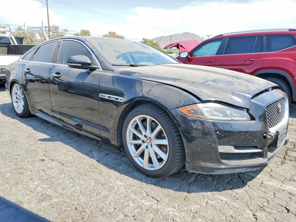 Photo 4 from auction – 2016 JAGUAR XJ with VIN SAJWA1C74G8W03018
