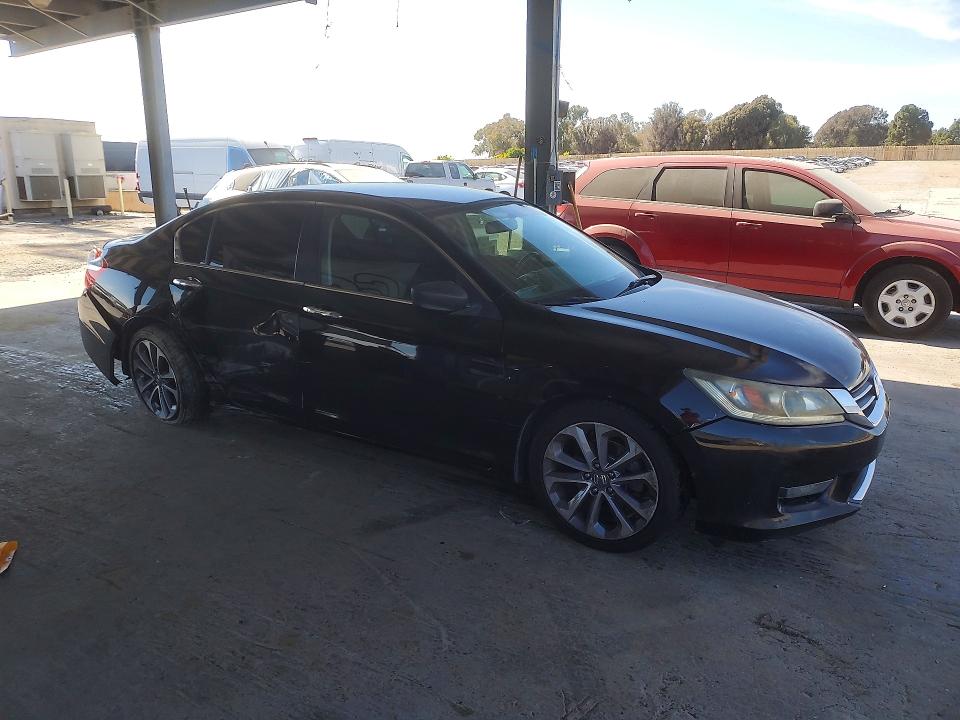 Photo 4 from auction – 2014 HONDA ACCORD with VIN 1HGCR2F59EA174461