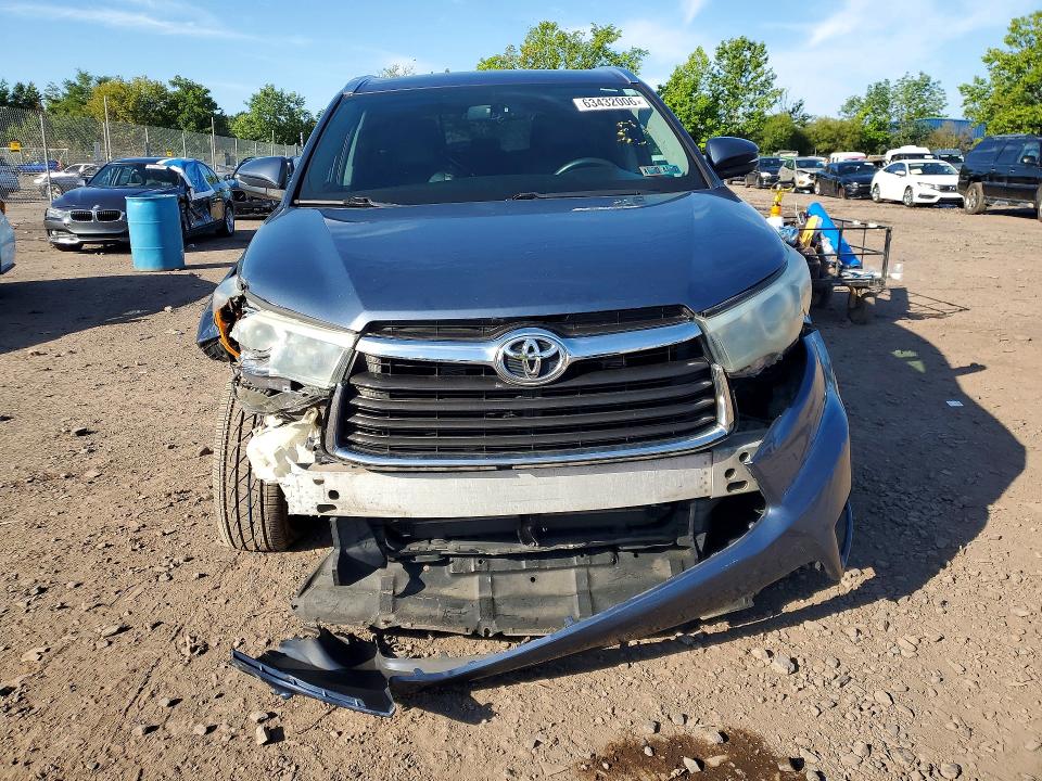 Photo 5 from auction – 2015 TOYOTA HIGHLANDER with VIN 5TDJKRFH2FS174089