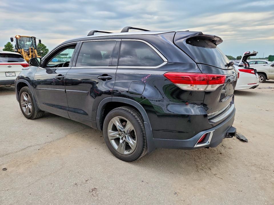 Photo 2 from auction – 2017 TOYOTA HIGHLANDER with VIN 5TDDZRFH0HS405129