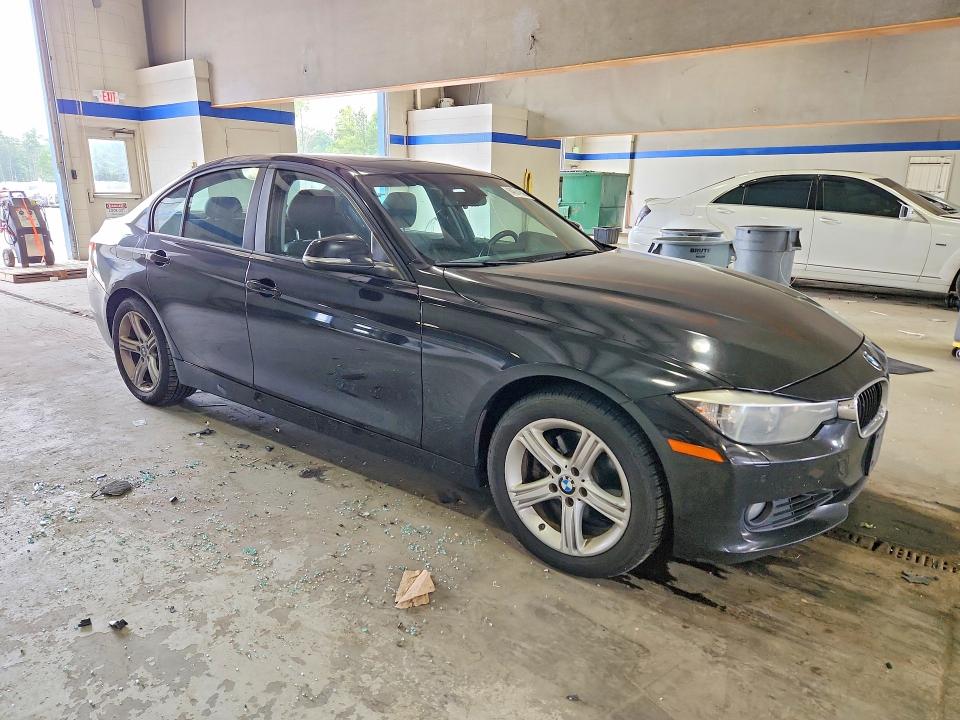 Photo 4 from auction – 2015 BMW 328 with VIN WBA3B5G50FNS17708