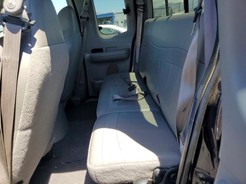 Photo 10 from auction – 2000 FORD F150 with VIN 1FTRX17L9YKA70573