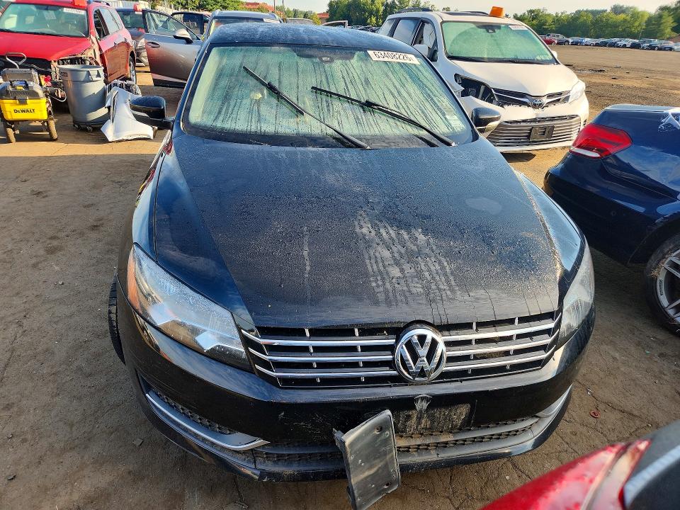 Photo 5 from auction – 2013 VOLKSWAGEN PASSAT with VIN 1VWAP7A30DC032255