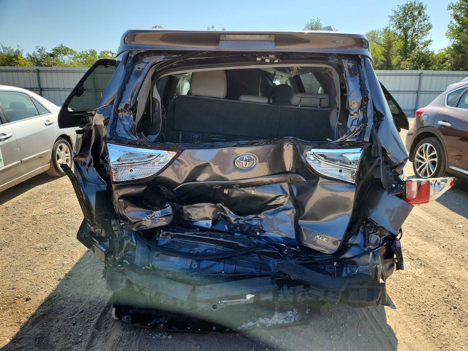 Photo 6 from auction – 2017 TOYOTA SIENNA with VIN 5TDYZ3DC7HS843345