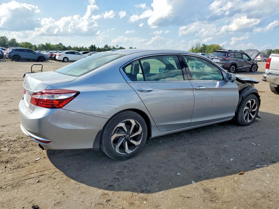 Photo 3 from auction – 2016 HONDA ACCORD with VIN 1HGCR3F00GA027636