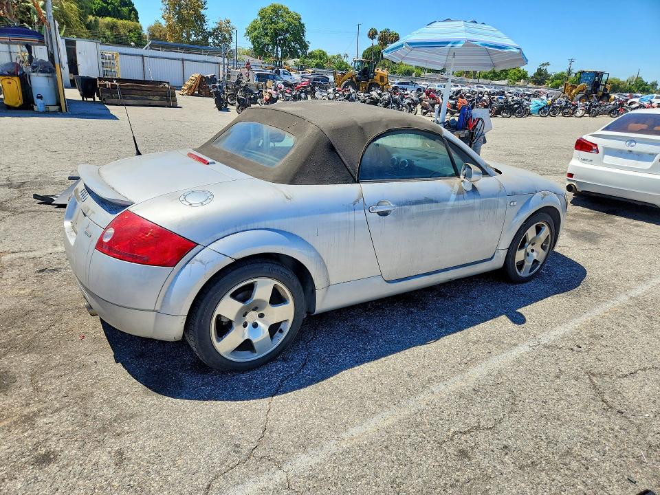 Photo 3 from auction – 2000 AUDI TT with VIN TRUUT28N511008214