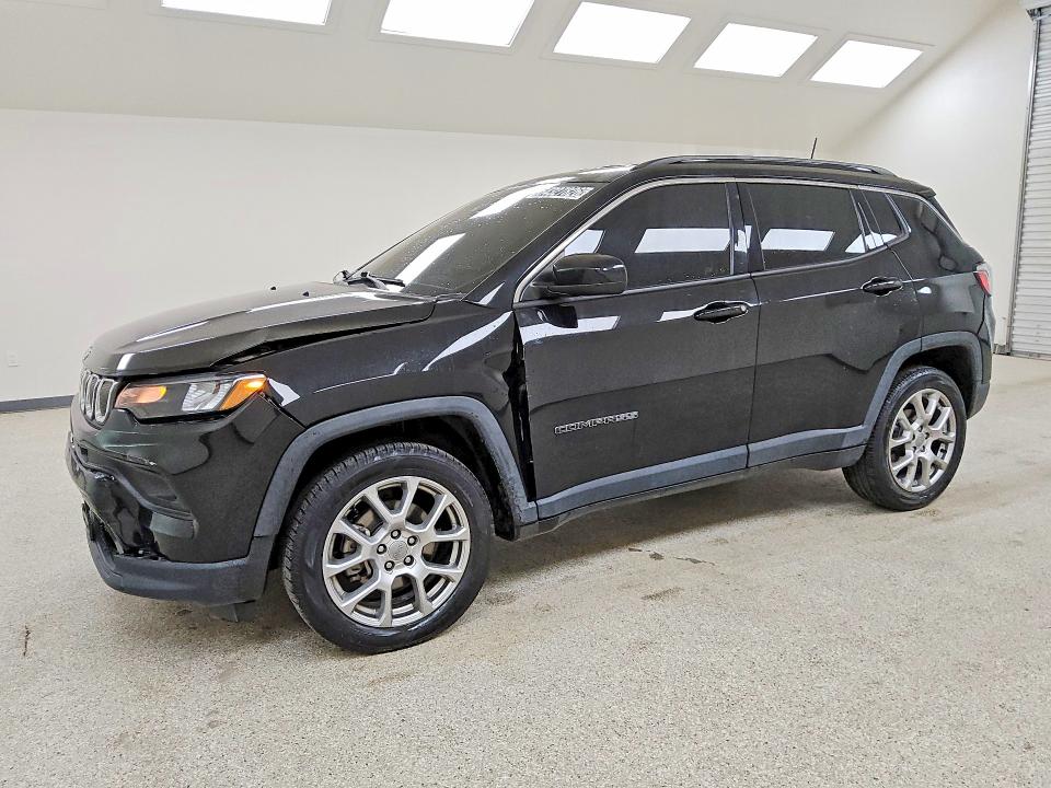 JEEP COMPASS 2022 with VIN 3C4NJDFB7NT195205 - Photo from auction