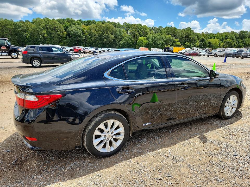 Photo 3 from auction – 2013 LEXUS ES with VIN JTHBW1GG3D2021496