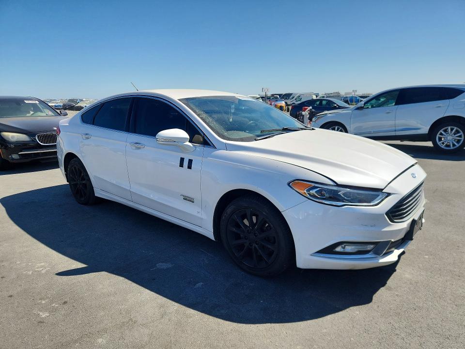 Photo 4 from auction – 2017 FORD FUSION with VIN 3FA6P0PU2HR379843
