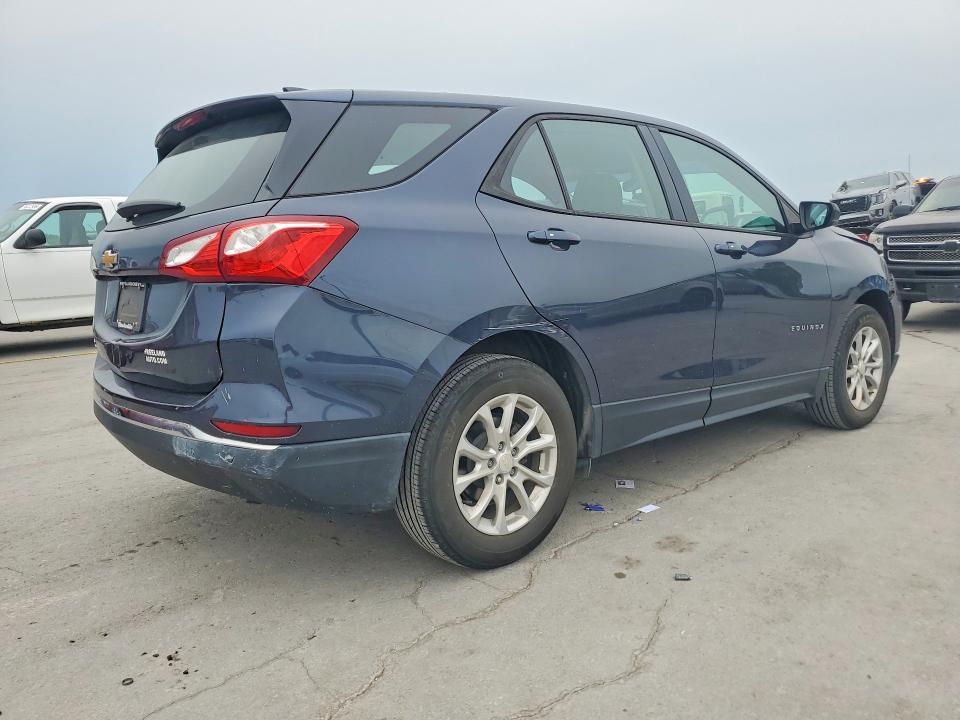Photo 3 from auction – 2018 CHEVROLET EQUINOX with VIN 3GNAXHEV0JL108469