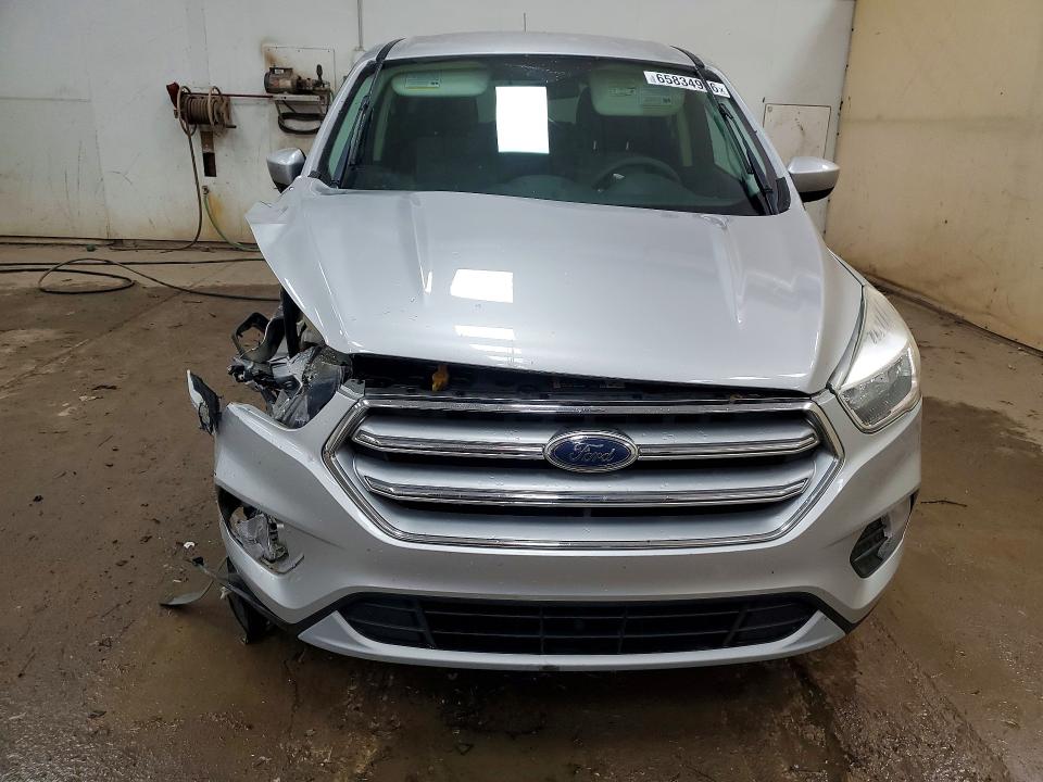 Photo 5 from auction – 2017 FORD ESCAPE with VIN 1FMCU0GD0HUD38461