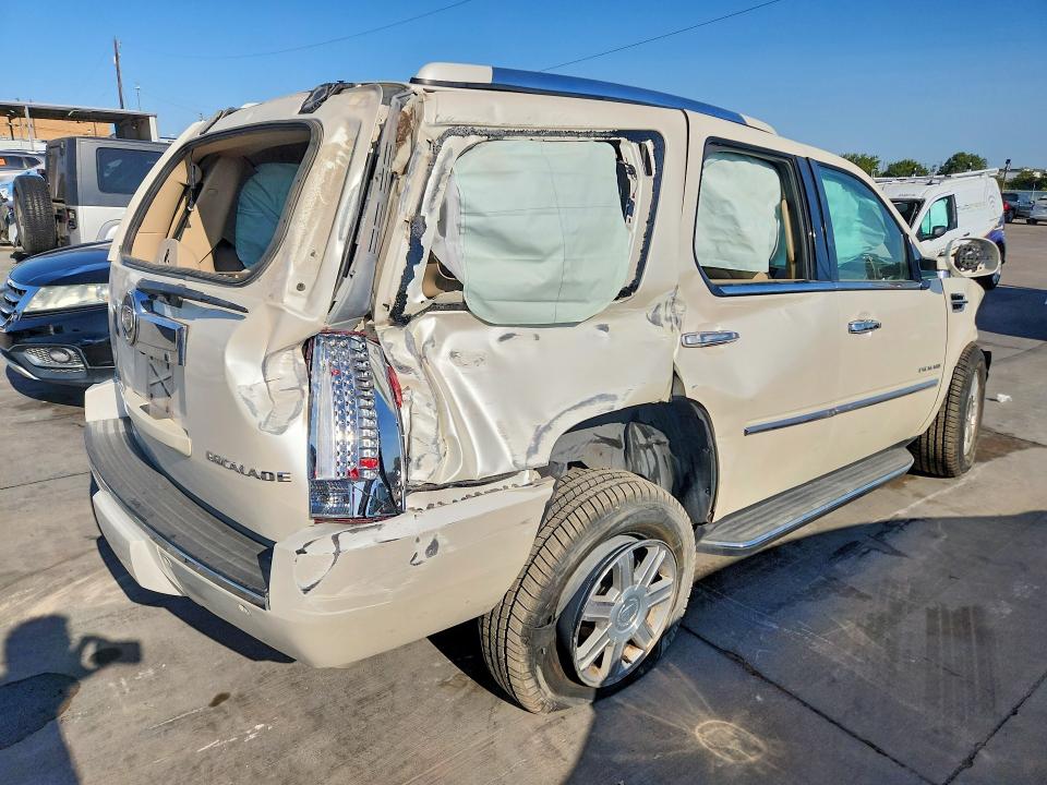 صورة رقم 3 من المزاد - 2010 CADILLAC ESCALADE مع VIN 1GYUCAEFXAR145453