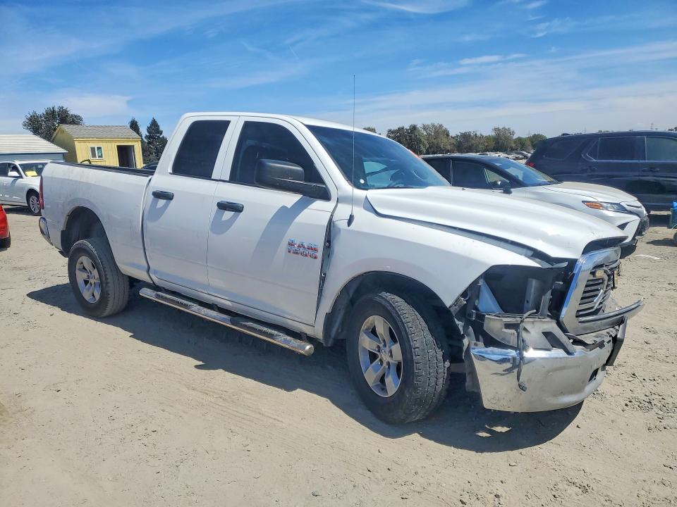 Снимка 4 от търг – 2018 RAM 1500 с VIN 1C6RR6FG3JS341653