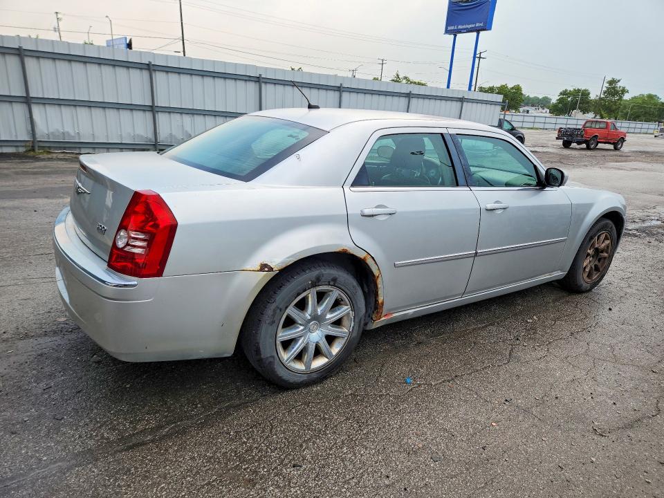 Photo 3 from auction – 2008 CHRYSLER 300 with VIN 2C3KA33G08H152470