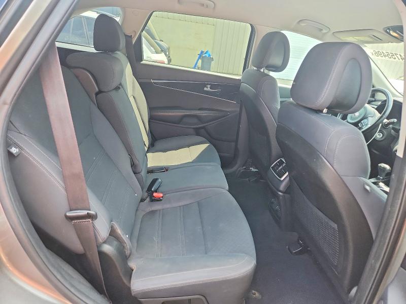 Photo 10 from auction – 2016 KIA SORENTO with VIN 5XYPGDA3XGG059989