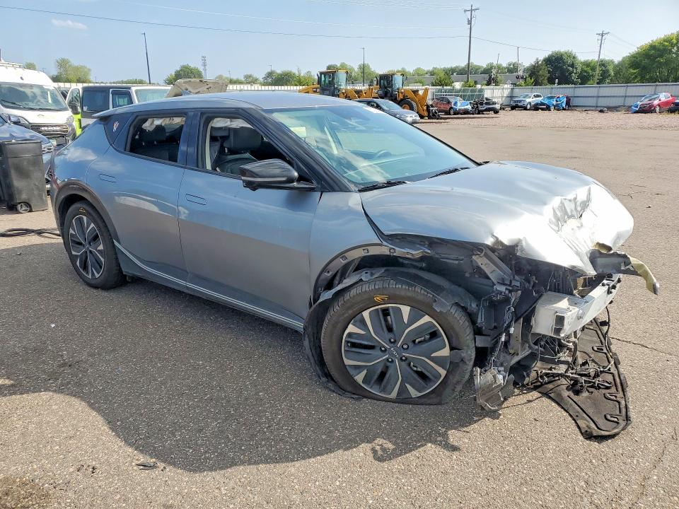 Photo 4 from auction – 2023 KIA EV6 with VIN KNDC34LA2P5105975