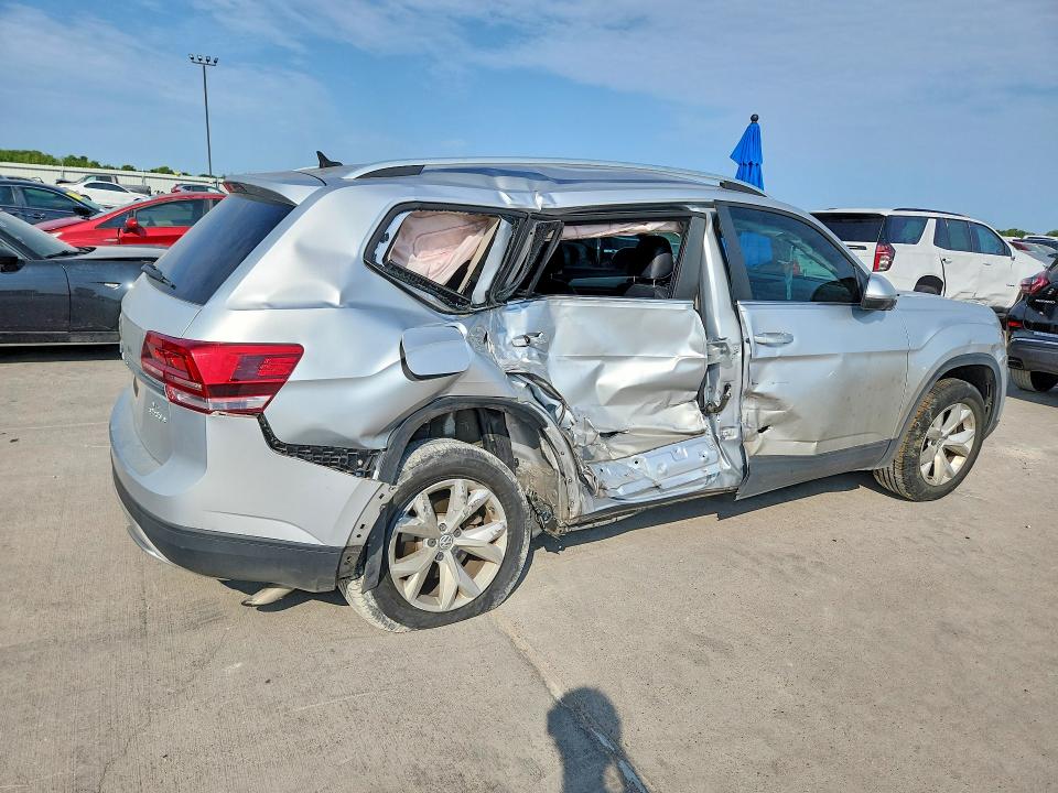 Photo 3 from auction – 2019 VOLKSWAGEN ATLAS with VIN 1V2DR2CA8KC590083