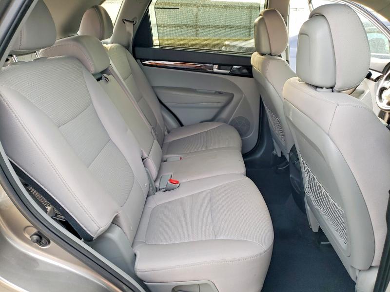 Photo 11 from auction – 2015 KIA SORENTO with VIN 5XYKT3A60FG575562