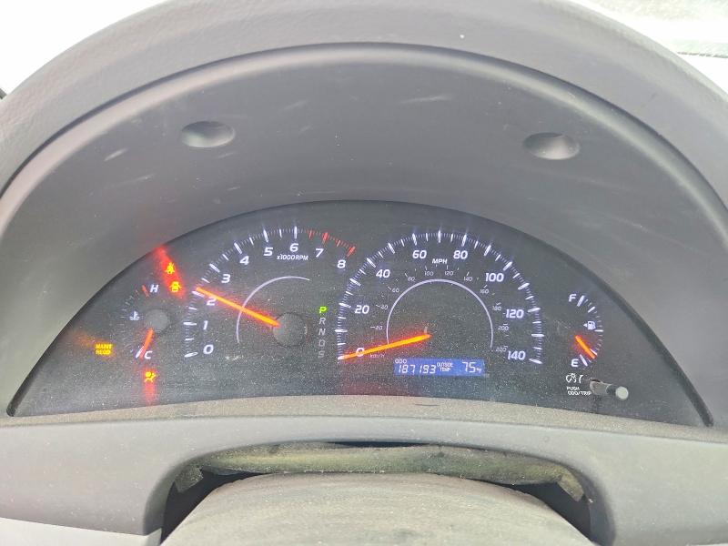 Zdjęcie 9 z aukcji – 2011 TOYOTA CAMRY z VIN 4T1BF3EK2BU632475