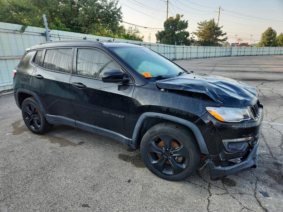 Photo 4 from auction – 2018 JEEP COMPASS with VIN 3C4NJCBB2JT461319