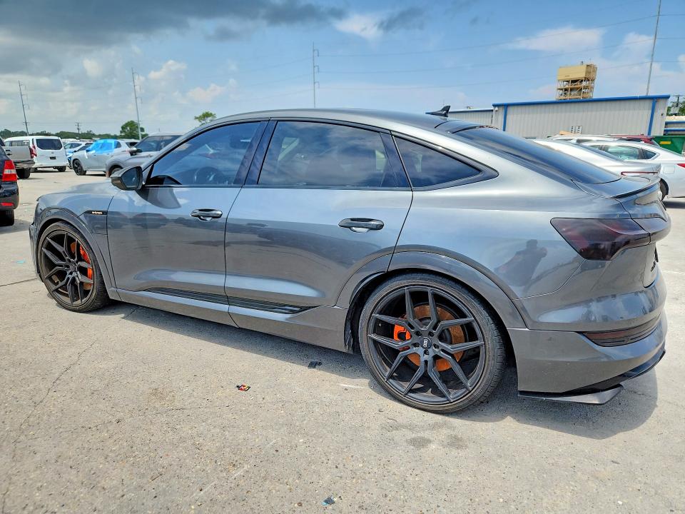 صورة رقم 2 من المزاد - 2021 AUDI E-TRON مع VIN WA11AAGE7MB010103