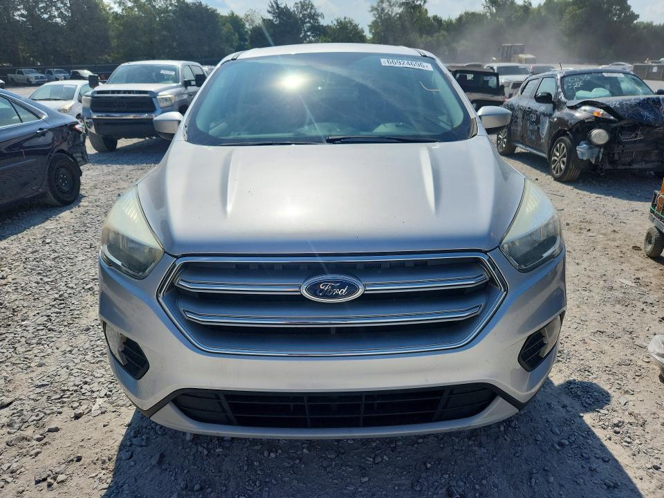 Photo 5 from auction – 2017 FORD ESCAPE with VIN 1FMCU0GD1HUD92660