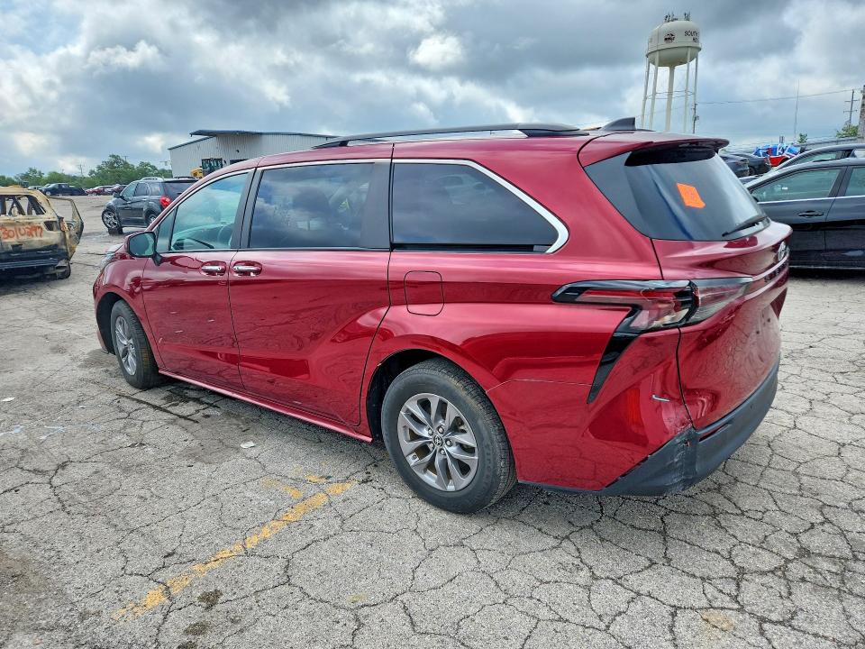 Photo 2 from auction – 2023 TOYOTA SIENNA with VIN 5TDYRKEC4PS161840