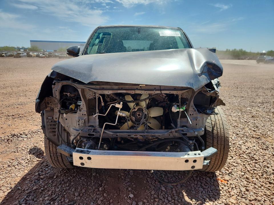 Photo 5 from auction – 2018 TOYOTA 4RUNNER with VIN JTEBU5JR2J5524113