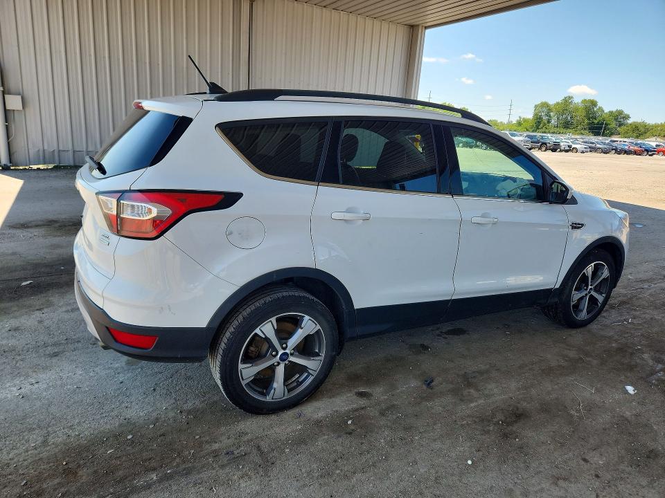 Photo 3 from auction – 2018 FORD ESCAPE with VIN 1FMCU0HD6JUA63103