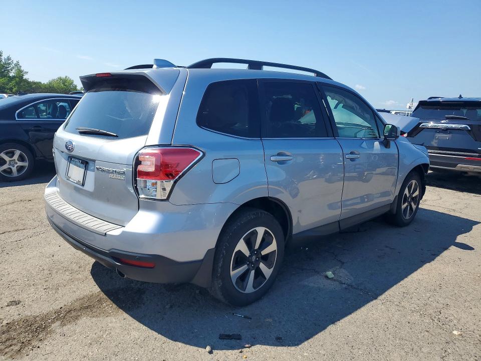 Photo 3 from auction – 2017 SUBARU FORESTER with VIN JF2SJARC3HH426403