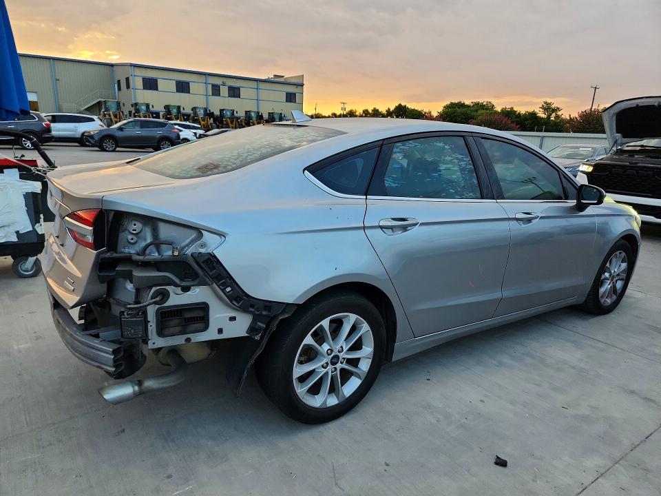 Photo 3 from auction – 2020 FORD FUSION with VIN 3FA6P0HD9LR252532