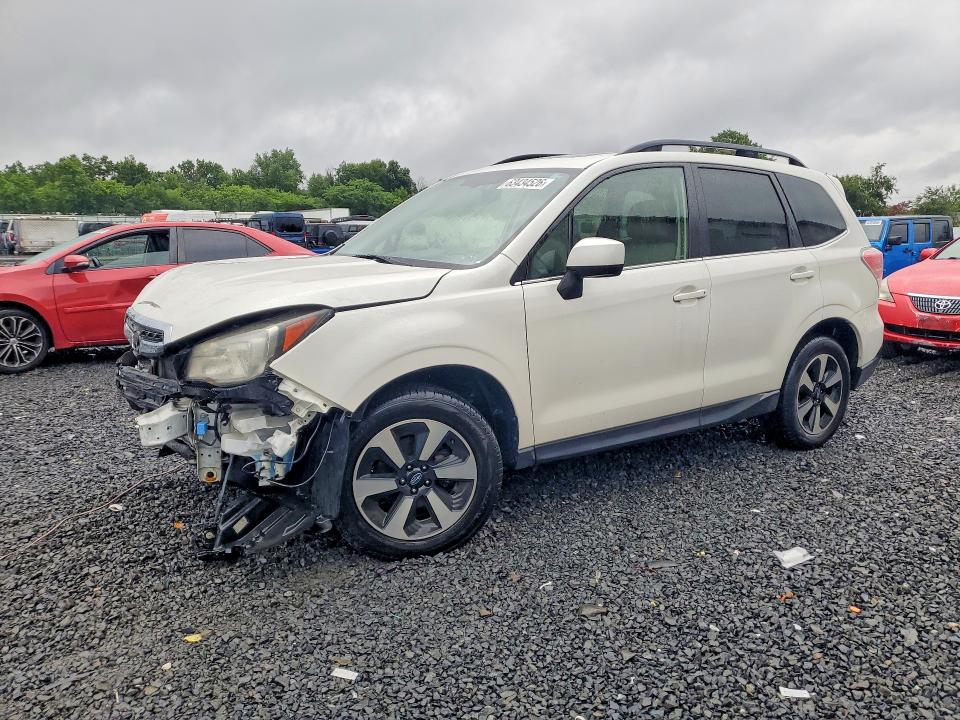 SUBARU FORESTER 2018 con VIN JF2SJAJC2JH572888 - Foto de la subasta