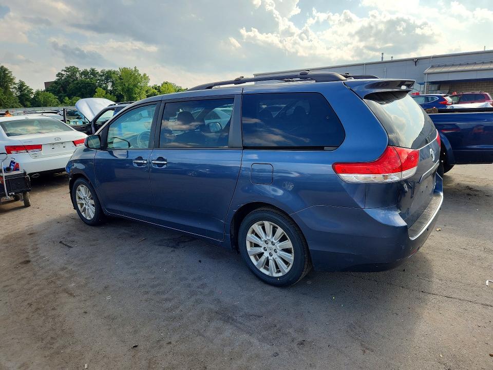 صورة رقم 2 من المزاد - 2013 TOYOTA SIENNA مع VIN 5TDDK3DC0DS061353