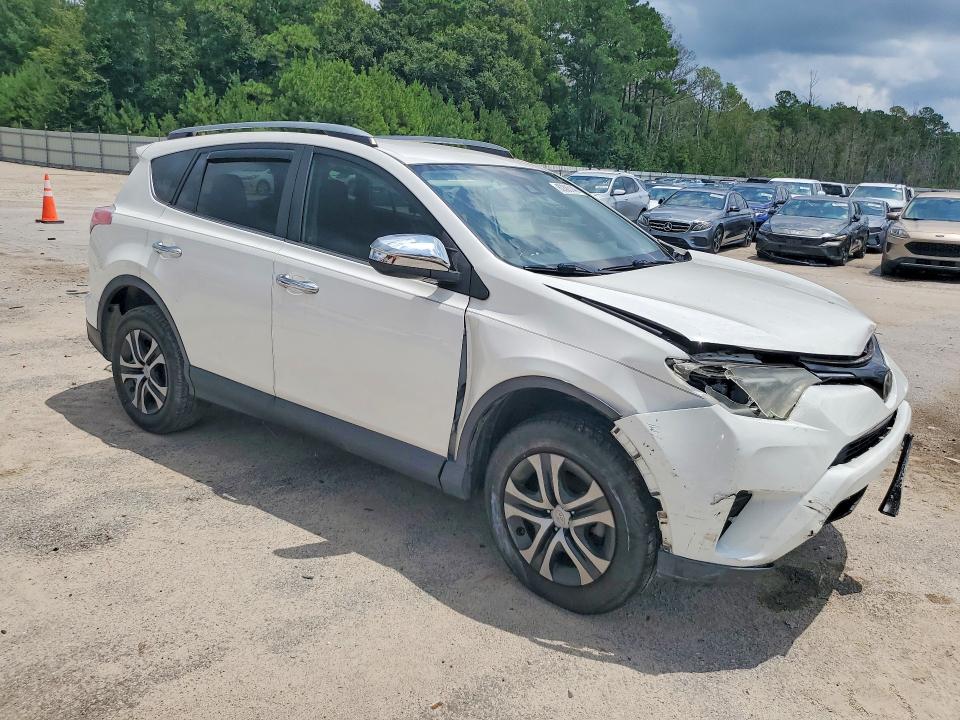Photo 4 from auction – 2017 TOYOTA RAV4 with VIN JTMZFREV8HJ111917