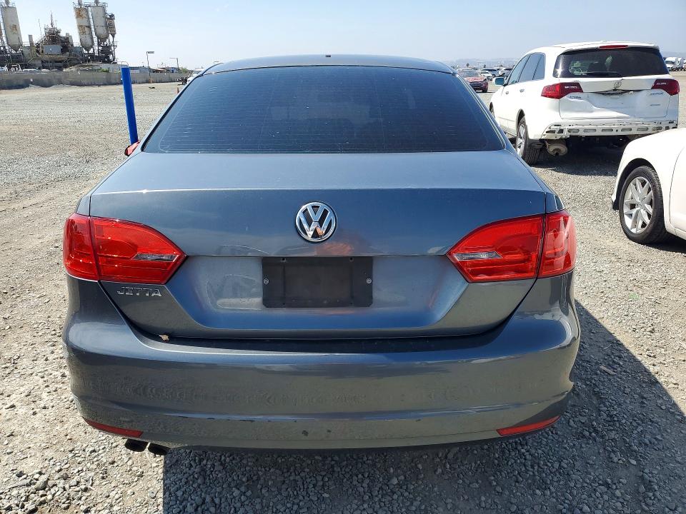 Photo 6 from auction – 2011 VOLKSWAGEN JETTA with VIN 3VW2K7AJ3BM112341