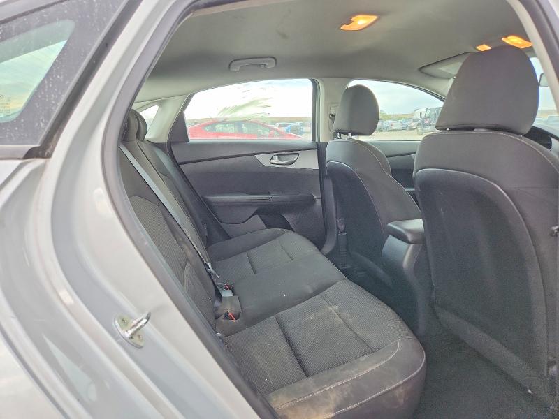 Photo 10 from auction – 2019 KIA FORTE with VIN 3KPF24ADXKE115745