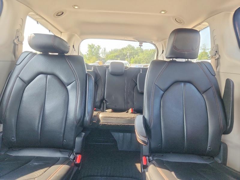 Photo 10 from auction – 2018 CHRYSLER PACIFICA with VIN 2C4RC1BG3JR236373