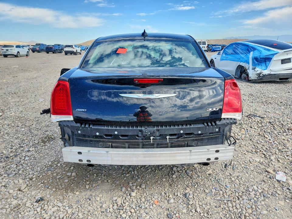 Снимка 6 от търг – 2018 CHRYSLER 300 с VIN 2C3CCAKG6JH118091