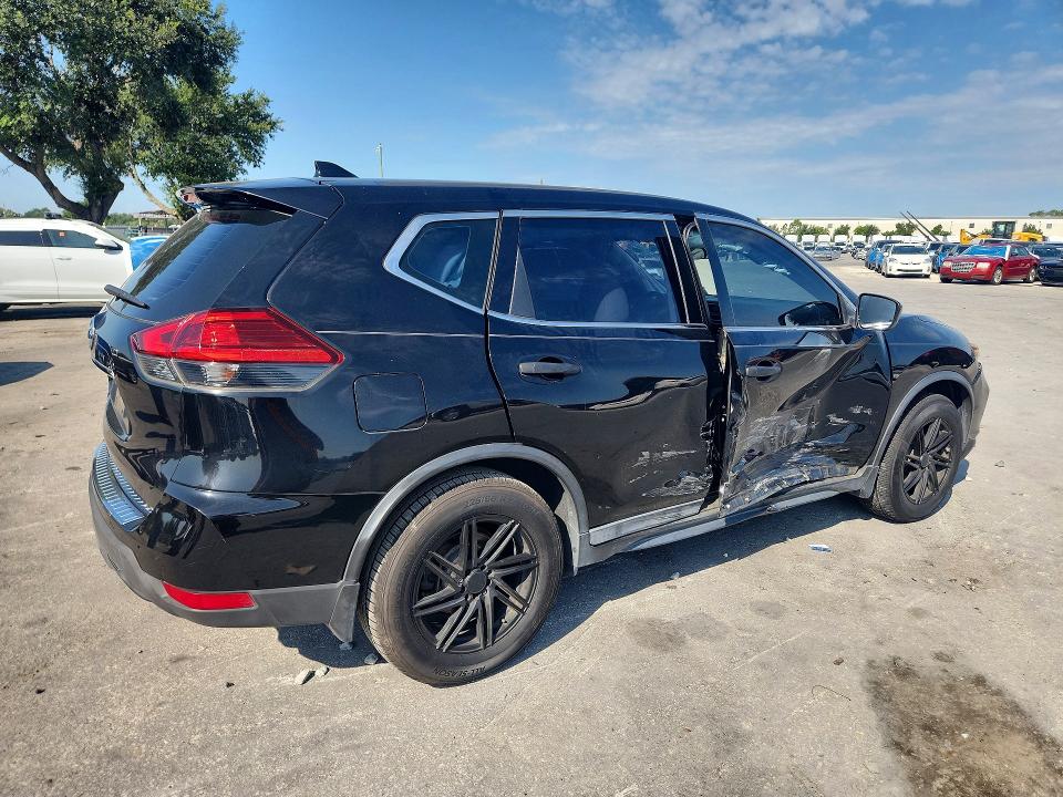 Photo 3 from auction – 2017 NISSAN ROGUE with VIN 5N1AT2MT3HC743799