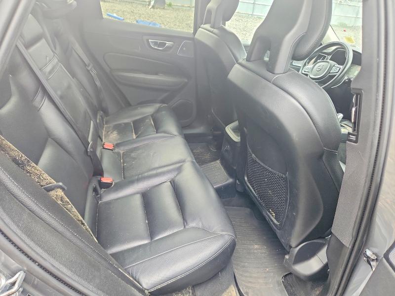 Photo 11 from auction – 2018 VOLVO XC60 with VIN LYVBR0DL4JB101968