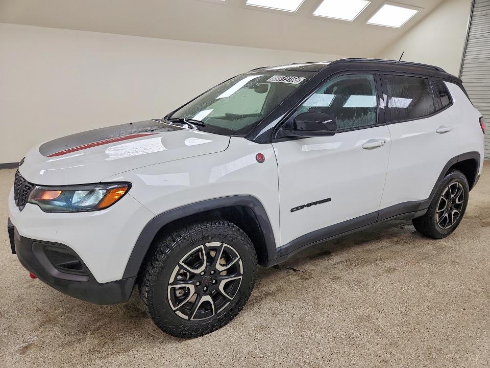JEEP COMPASS 2026 with VIN 3C4NJDDN9TT187777 - Photo from auction
