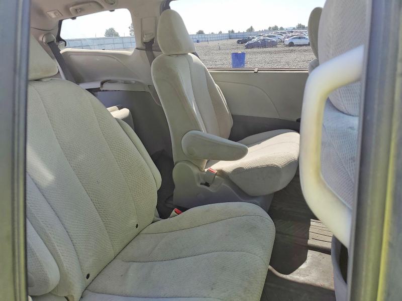 Photo 11 from auction – 2012 TOYOTA SIENNA with VIN 5TDJK3DC4CS041477