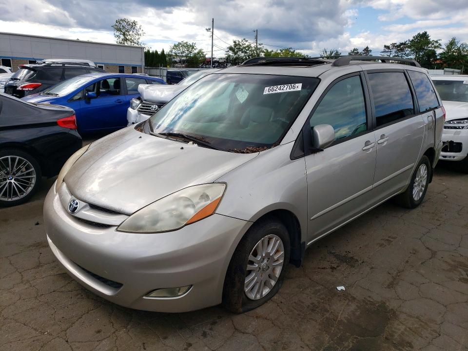 TOYOTA SIENNA 2007 with VIN 5TDBK22C87S007839 - Photo from auction