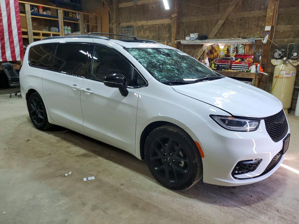Photo 4 from auction – 2025 CHRYSLER PACIFICA with VIN 2C4RC1GG0SR514687