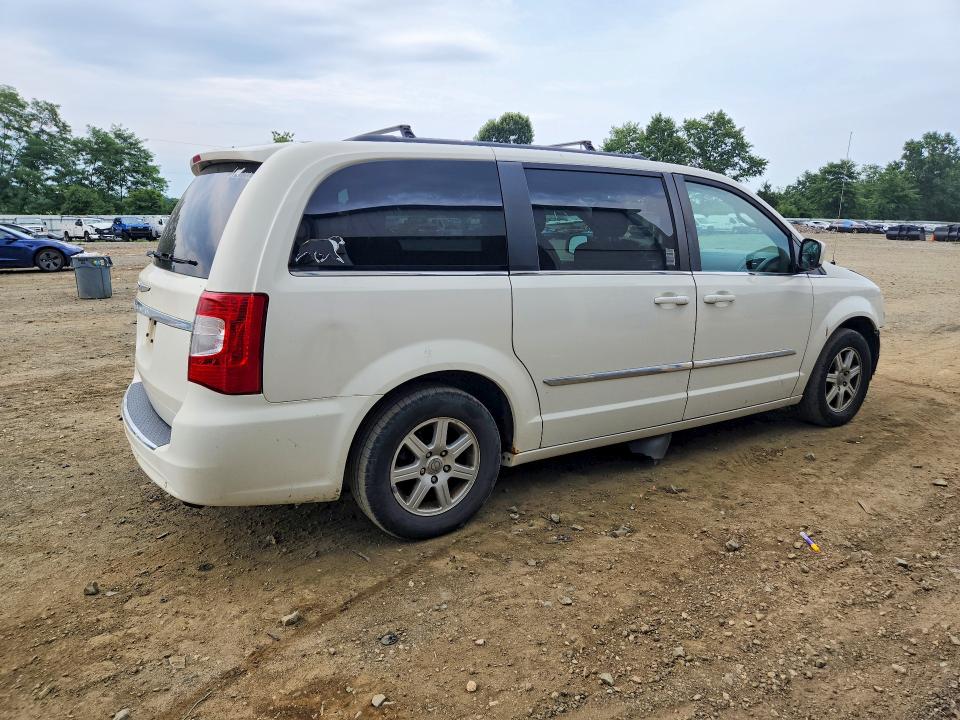 Photo 3 from auction – 2011 CHRYSLER TOWN & COUNTRY with VIN 2A4RR5DG9BR763574
