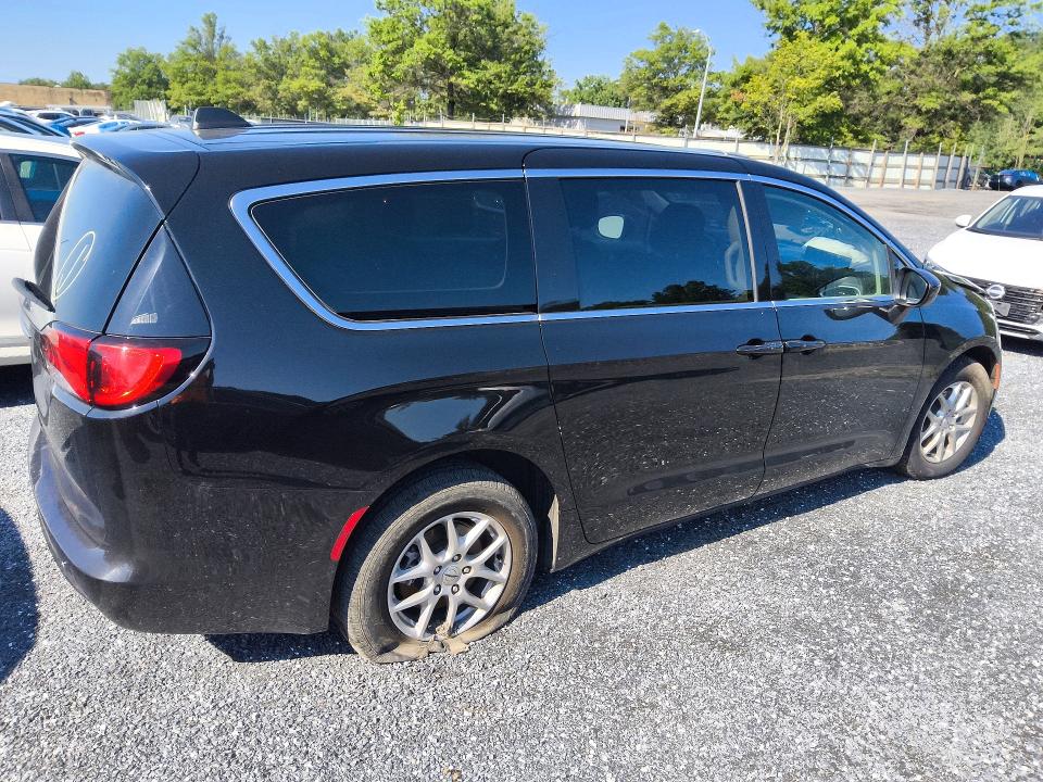 Photo 3 from auction – 2024 CHRYSLER VOYAGER with VIN 2C4RC1CG8RR179033