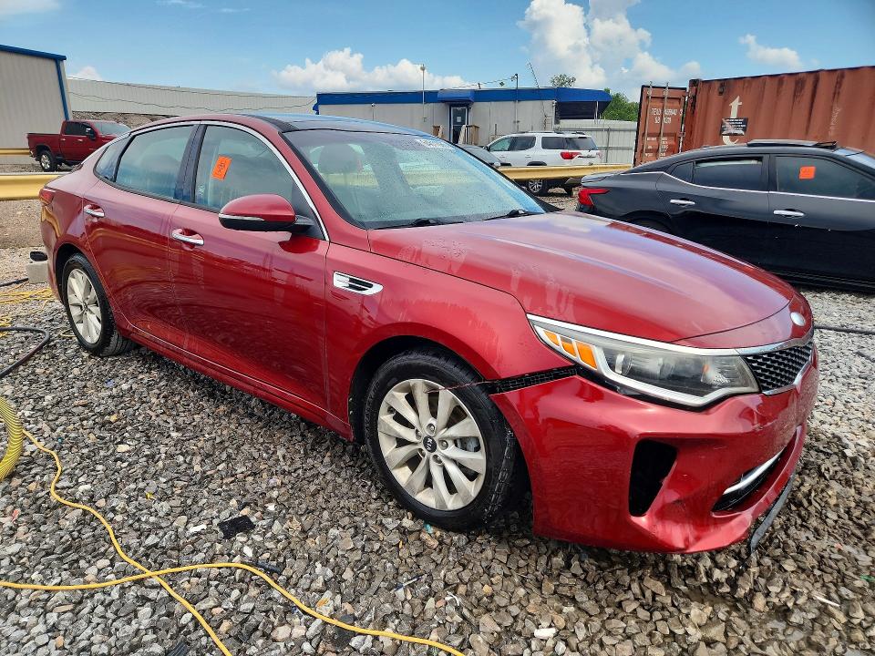 Photo 4 from auction – 2018 KIA OPTIMA with VIN 5XXGT4L30JG236053