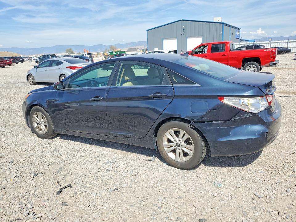 Снимка 2 от търг – 2011 HYUNDAI SONATA с VIN 5NPEB4AC7BH004410