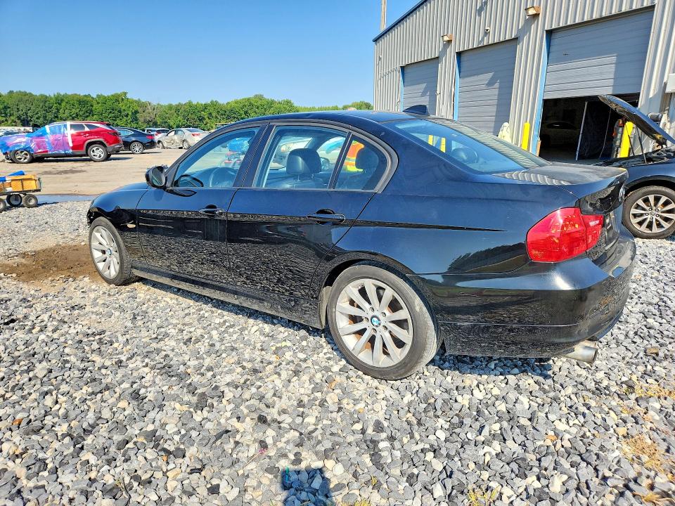 Photo 2 from auction – 2011 BMW 328 with VIN WBAPH7C53BE683189