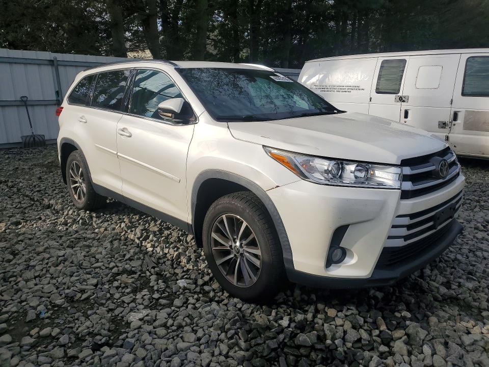 Photo 4 from auction – 2019 TOYOTA HIGHLANDER with VIN 5TDJZRFHXKS603985